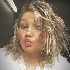 Meet your Posher, Samantha